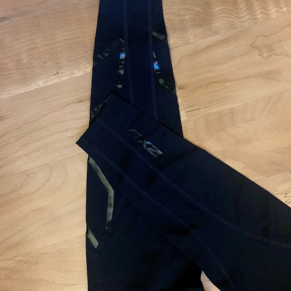 Compression Tights: 2XU - Picture 8 of 14